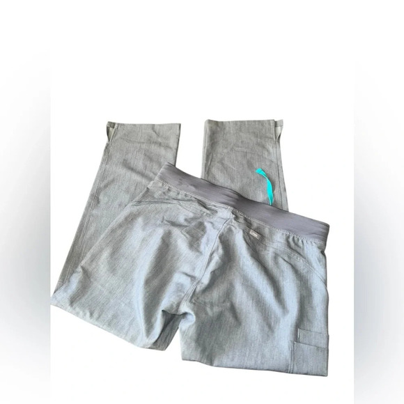 FIGS Kade Cargo Scrub Pants for Women - Graphite, size Large - Picture 4 of 9